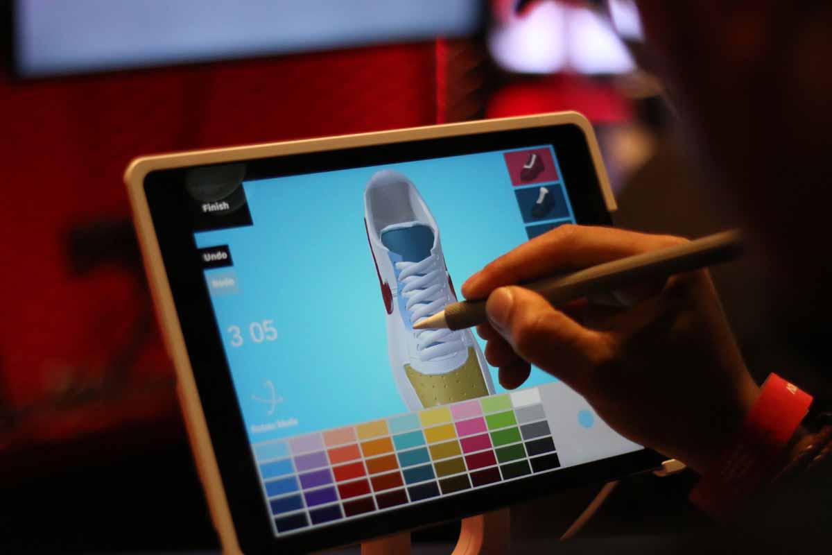 Peserta Design Custom Kicks harus mendesain sneaker di bawah waktu 5 menit